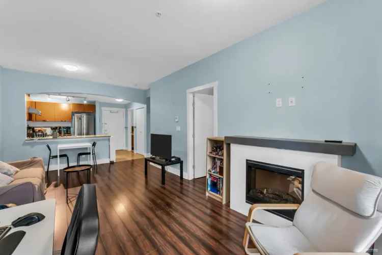 Spacious 2-Bed 2-Bath Condo in Burnaby GREEN Complex