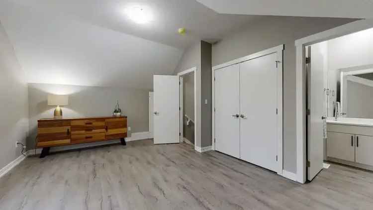 Rent Townhome in Edmonton with Modern Features and Private Bathrooms