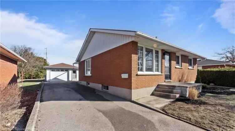 House For Sale in 75, Argyle Avenue, Delhi, Ontario