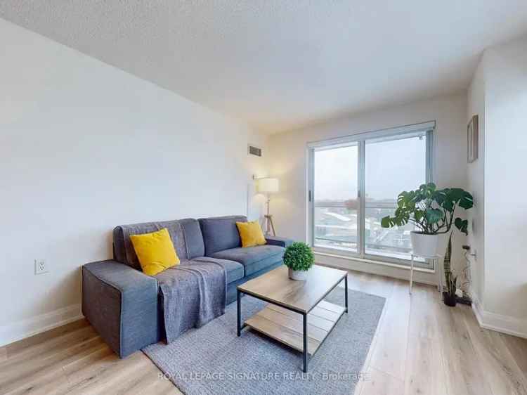 Spacious 1+Den Corner Suite in North York