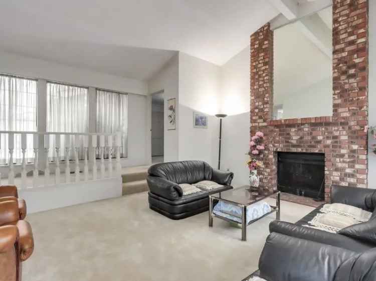 2805 sq ft Home in Desirable North Vancouver Neighborhood
