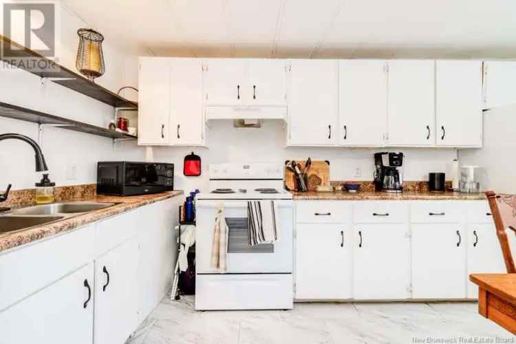 Cozy 3-Bed Mini Home Near Fredericton