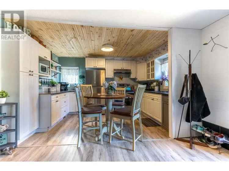 3 Bedroom Home in Brocklehurst  RV Parking Family Friendly