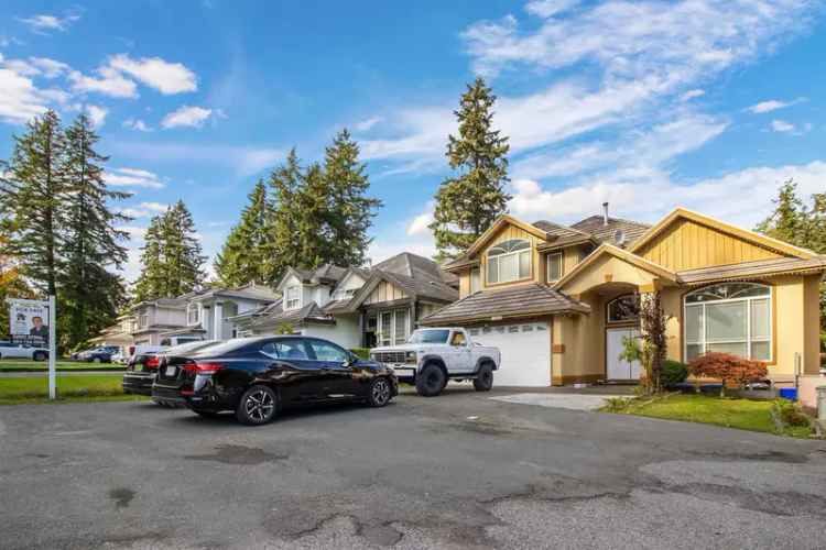 11 Bedroom 8 Bath Luxury Home in Panorama Ridge Surrey