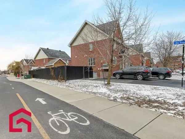 Condo for Sale Montérégie Private Courtyard 2 Parking