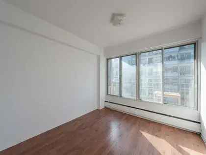 1 room studio of 35 m² in Montreal