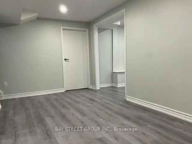 Markham Basement Apartment - 2 Beds 1 Bath - Separate Entrance