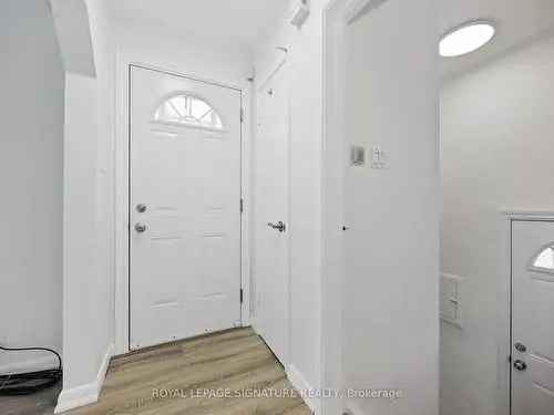 3 Bedroom Bungalow In Toronto, Ontario