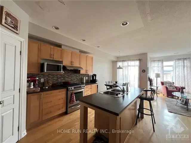 4 Bed 3.5 Bath Townhome in Kanata Lakes - Finished Basement