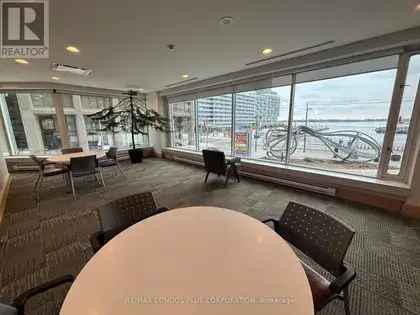 1 Room 40m² Toronto Downtown Condo, Lake View, Resort Amenities