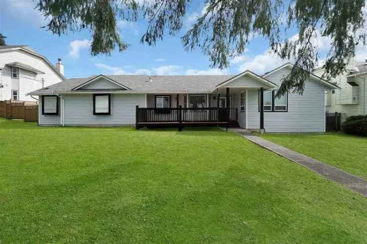 5 Bed 4 Bath Rancher 14 Acre Lot Surrey Cloverdale