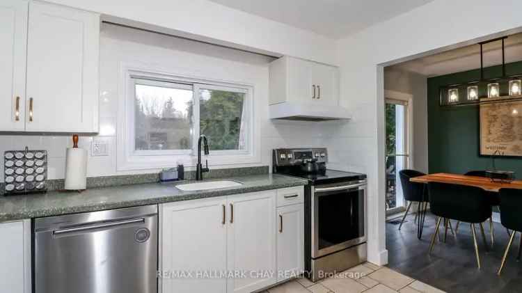 4 Level Sidesplit Near Midhurst 3 Beds 15 Baths Huge Detached Garage