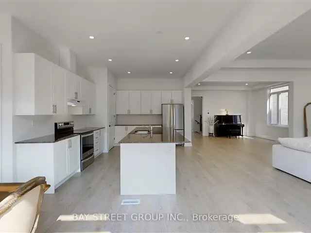 House For Sale in Aurora, Ontario