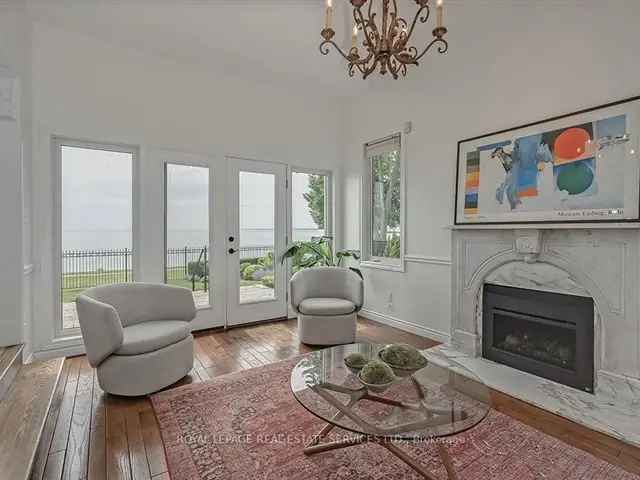 House For Sale in Oakville, Ontario