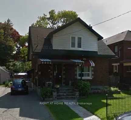 House For Sale in Toronto, Ontario