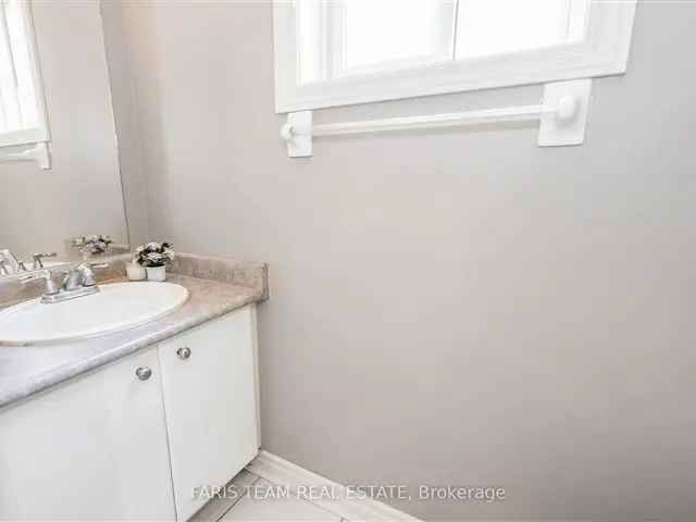 4 2 Bedroom Home in Holly Neighbourhood Updated Kitchen Finished Basement