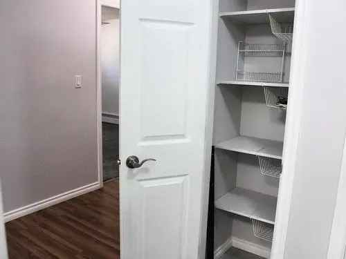 Renovated 2-Bedroom Condo in Bearspaw Manor