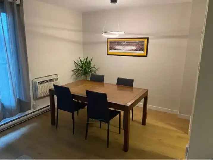 Sublet 2 Bedroom Apartment in Charleswood First Month Paid