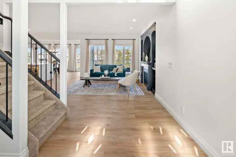 Stunning Renovated Home 3075sqft 4 Baths Oversized Garage Greenspace
