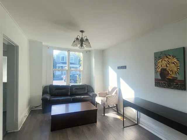 3 Bedroom Detached Home Downtown Kingston Near Queen's University