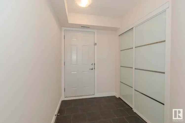 Downtown 1-Bedroom Condo Modern Open-Concept Living