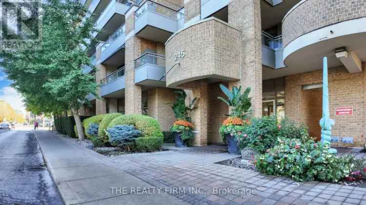 Davisville Village 2-Bedroom Suite - Newly Renovated