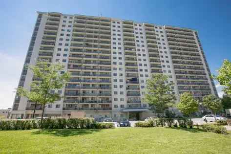 3 Bedroom 98m² Toronto Apartment Near Transit and Amenities