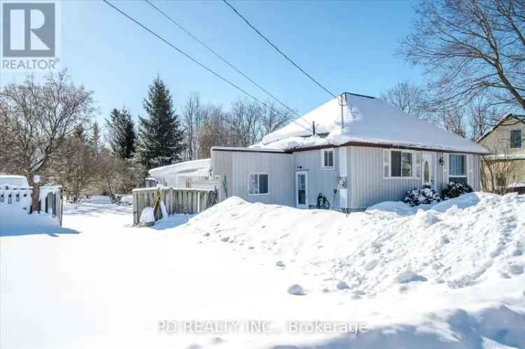 Cozy 2-Bedroom Bungalow in Omemee - Close to Amenities