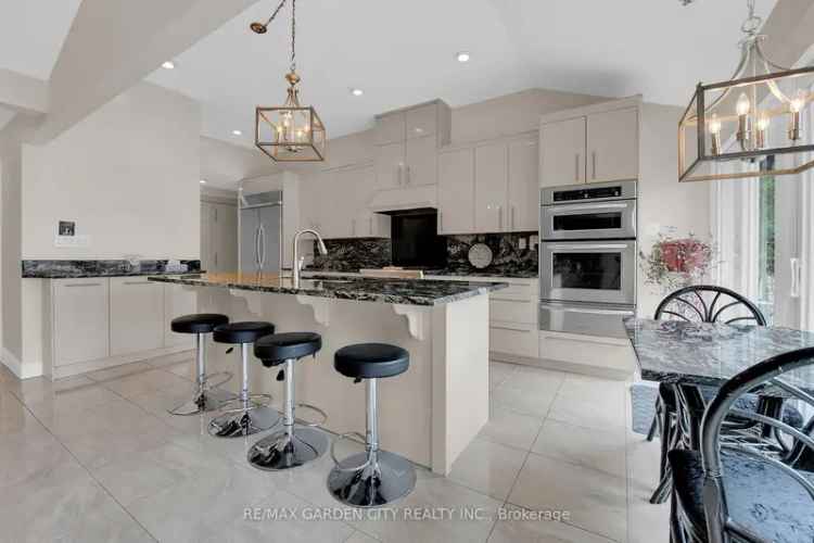 House For Sale , 16, Freeland Court, Hamilton, Ontario