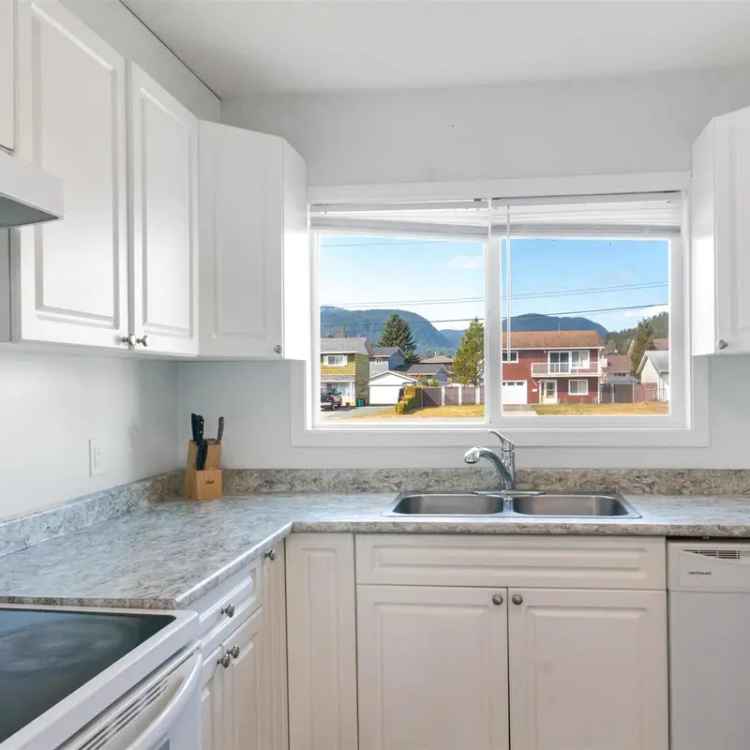 Updated 3-Bedroom Townhouse For Sale