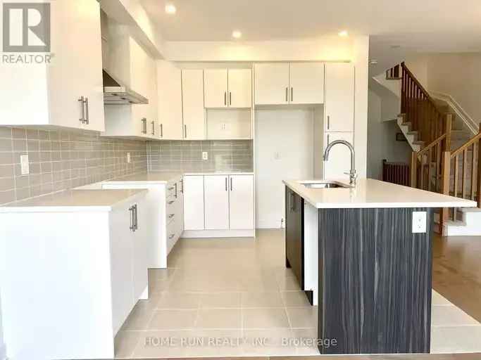 3 Bedroom Townhouse in Barrhaven Watter's Pointe