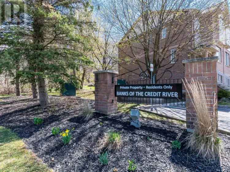 Bright 3 Bed 3 Bath Townhouse near Credit River