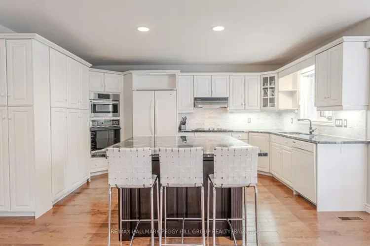 Spacious 5 Bedroom Family Home with Inground Pool in Midhurst