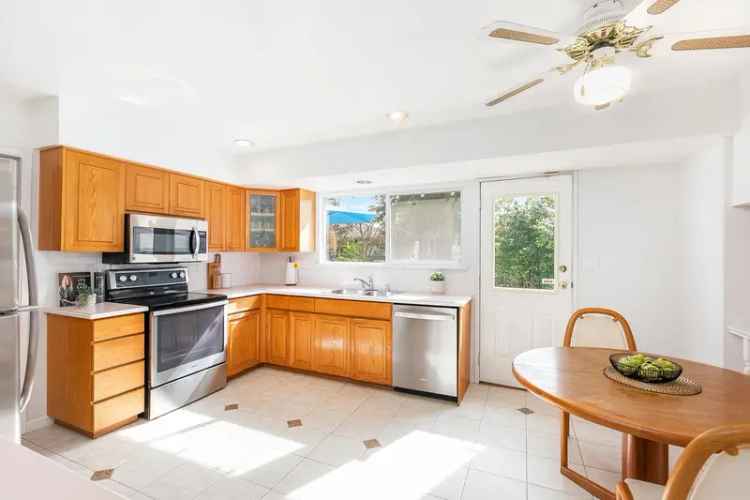 Lynn Valley 5-Bedroom Family Home for Sale