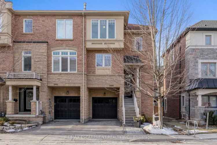 Luxurious Freehold Townhouse in Clarkson Village Near GO Station