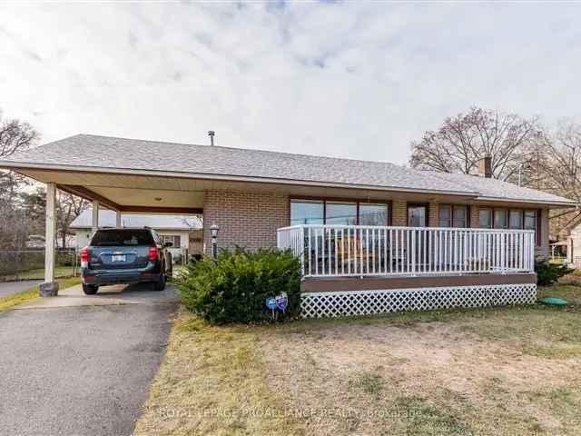 Charming Bungalow near Trenton Base Hwy 401 Prince Edward County