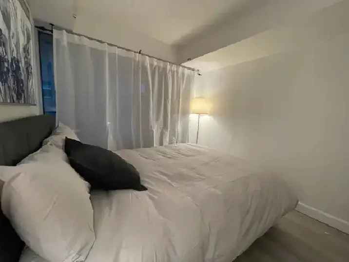 SHORT term FURNISHED condo TOR