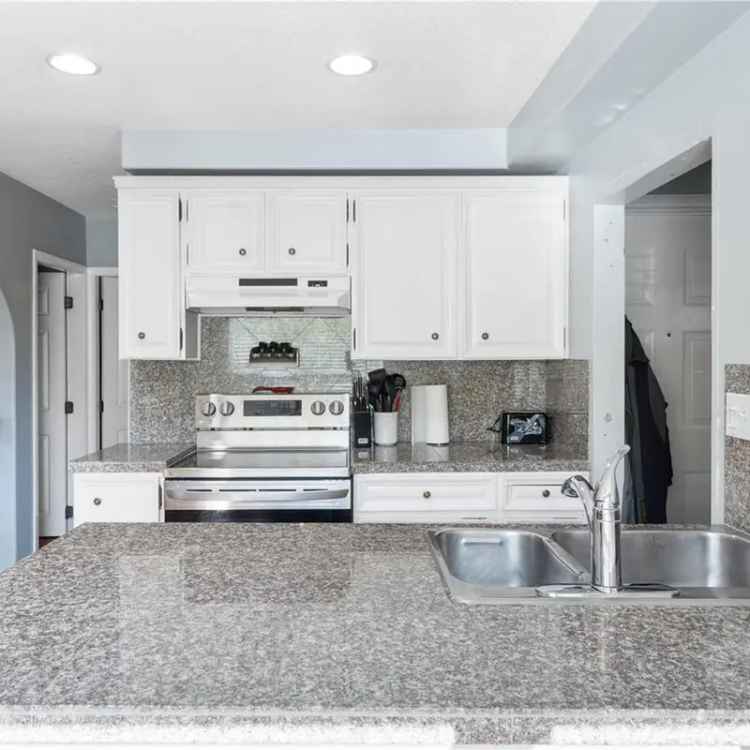 2-Bed 1-Bath Rancher in Central Nanaimo - Updated Appliances and Workshop