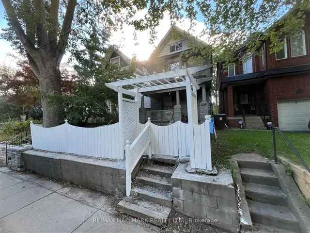 2 1 2 Storey Detached Home Three Separate Units Excellent Rental Income