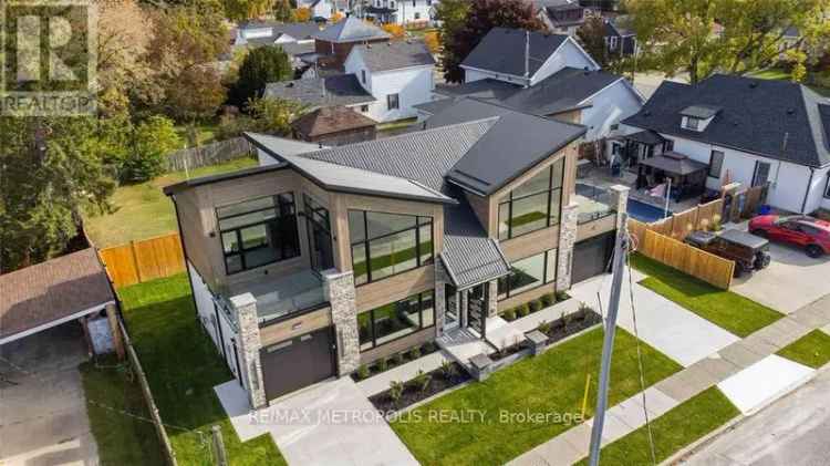 Modern Semi-Detached Home in Point Edward