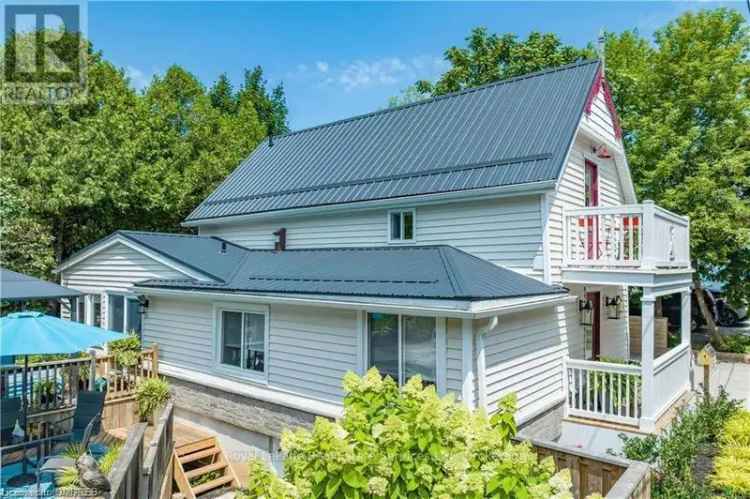 Grimsby Beach Home with Lake Views and Private Yard