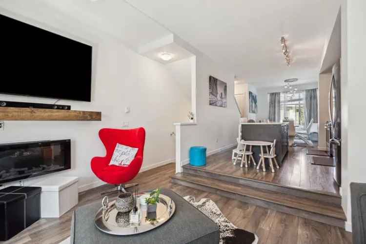 3 Bed 2.5 Bath Townhouse in South Surrey Family Home