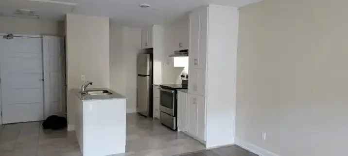 1 Bedroom Apartment in Russell ON - Pet-Friendly