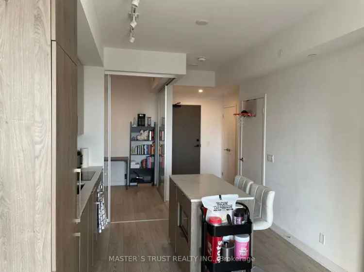 Condo For Rent in 15, Holmes Avenue, Toronto, Ontario