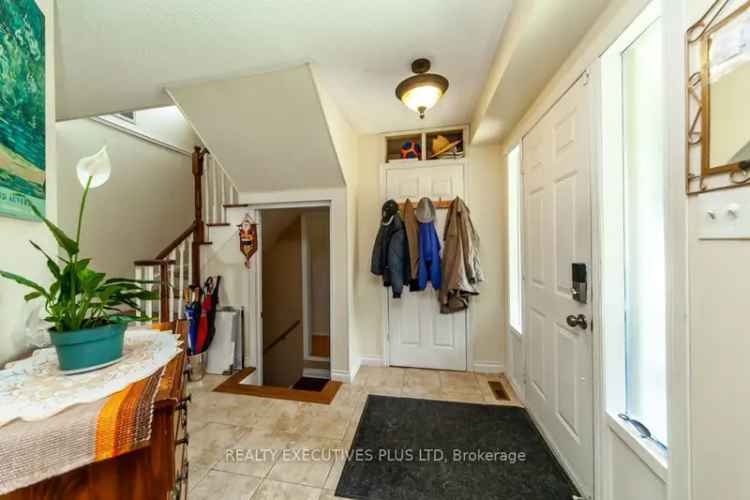 House For Sale in Brampton, Ontario