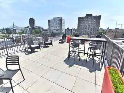 1 room apartment of 57 m² in Montreal