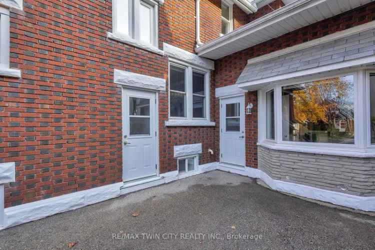 House For Sale in Kitchener, Ontario