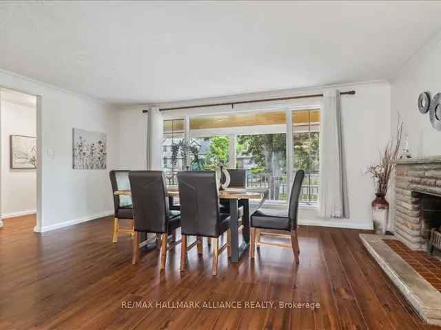 House For Sale in Oakville, Ontario