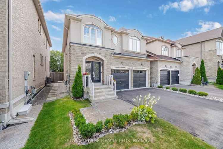 House For Sale in Richmond Hill, Ontario