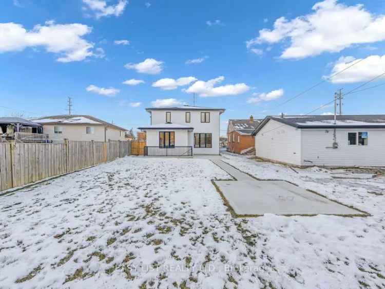 House For Sale in Windsor, Ontario